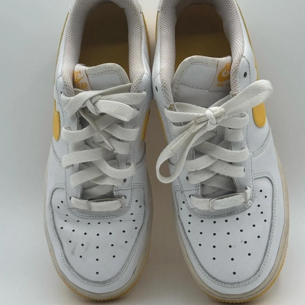Nike Air Force 1 size 6y - Picture 9 of 11